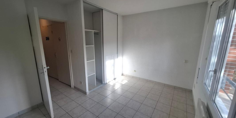 appartement à ST PIERRE DU MONT (40280)