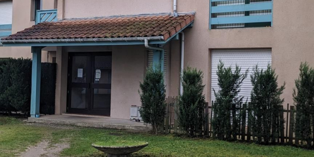 appartement à ST PIERRE DU MONT (40280)