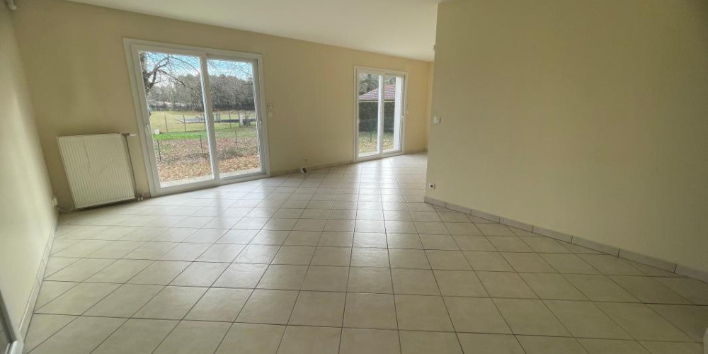 maison à ST PIERRE DU MONT (40280)