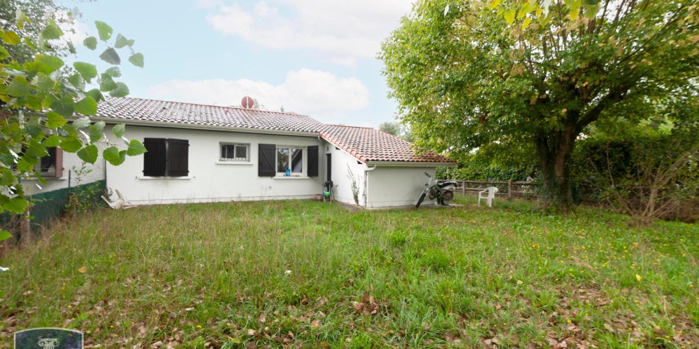 maison à ST PIERRE DU MONT (40280)