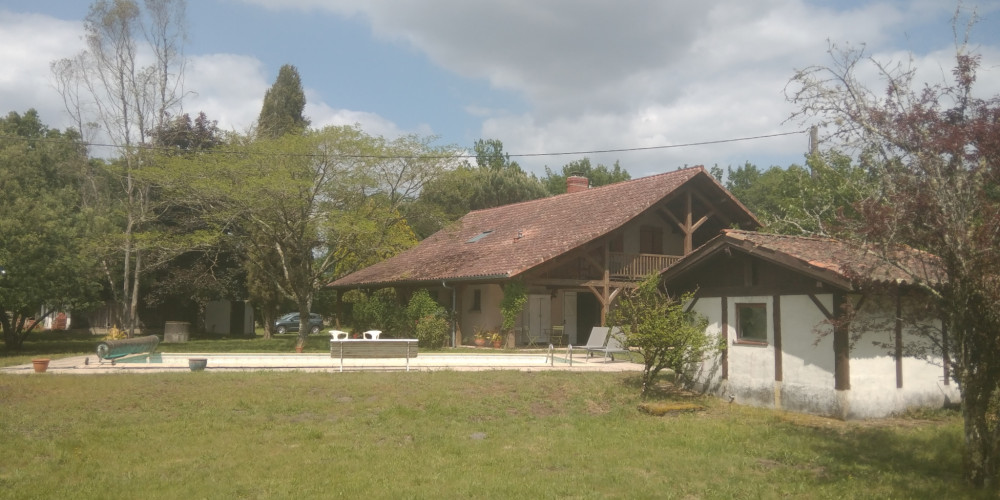 maison à VERT (40420)