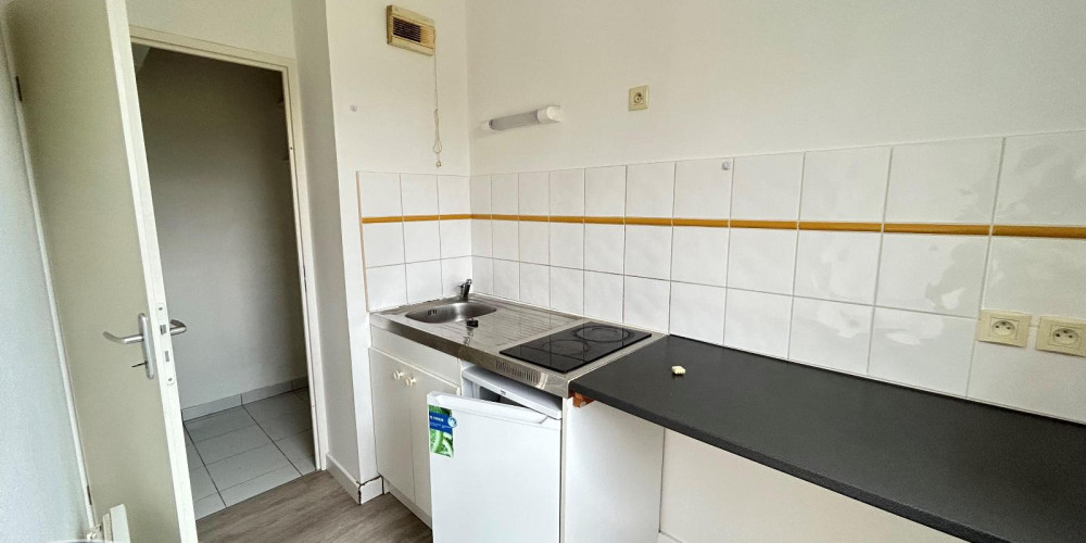 appartement à ST PIERRE DU MONT (40280)
