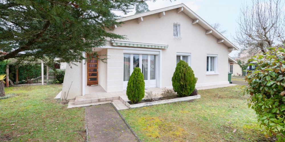 maison à ST PIERRE DU MONT (40280)