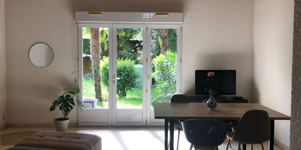 appartement à ST PIERRE DU MONT (40280)
