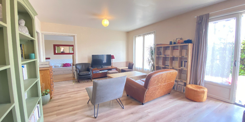 maison à ST PIERRE DU MONT (40280)