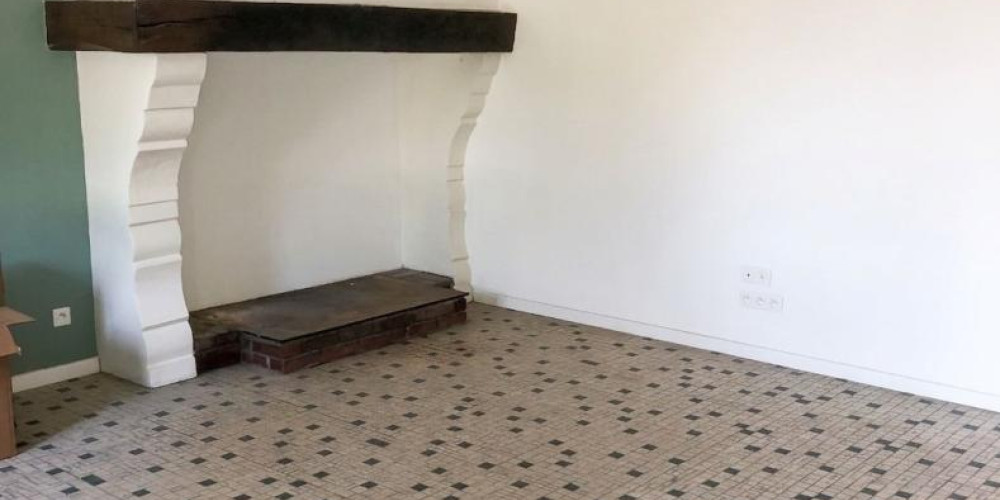 maison à ST PIERRE DU MONT (40280)