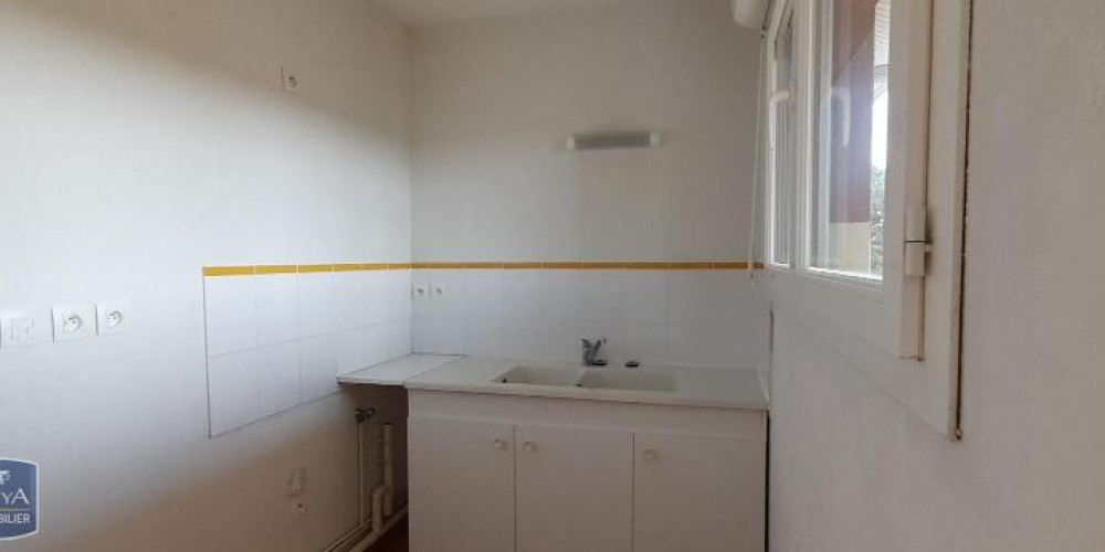 appartement à ST PIERRE DU MONT (40280)
