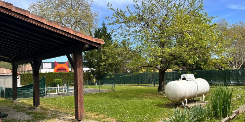 maison à LABATUT (40300)