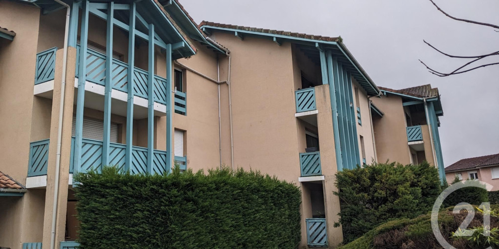 appartement à ST PIERRE DU MONT (40280)