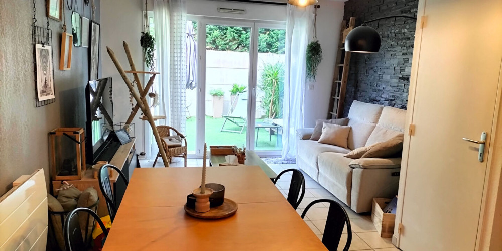 appartement à ST PIERRE DU MONT (40280)