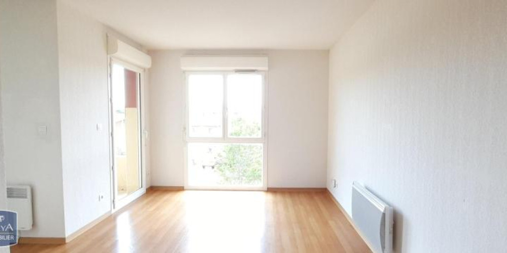 appartement à ST PIERRE DU MONT (40280)