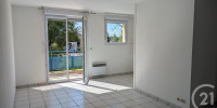 appartement à ST PIERRE DU MONT (40280)