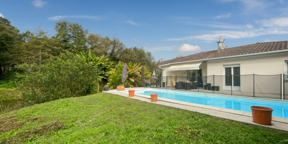 maison à ST PIERRE DU MONT (40280)