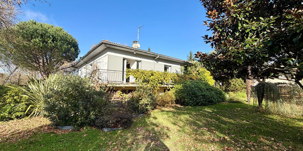 maison à ST PIERRE DU MONT (40280)