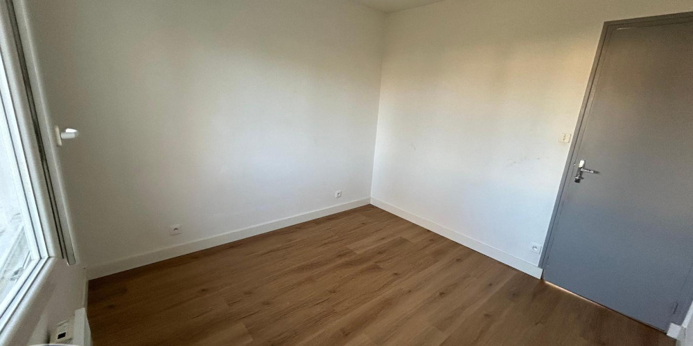 maison à ST PIERRE DU MONT (40280)