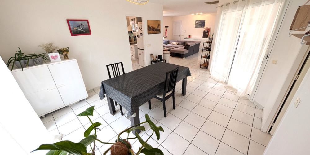 maison à ST PIERRE DU MONT (40280)