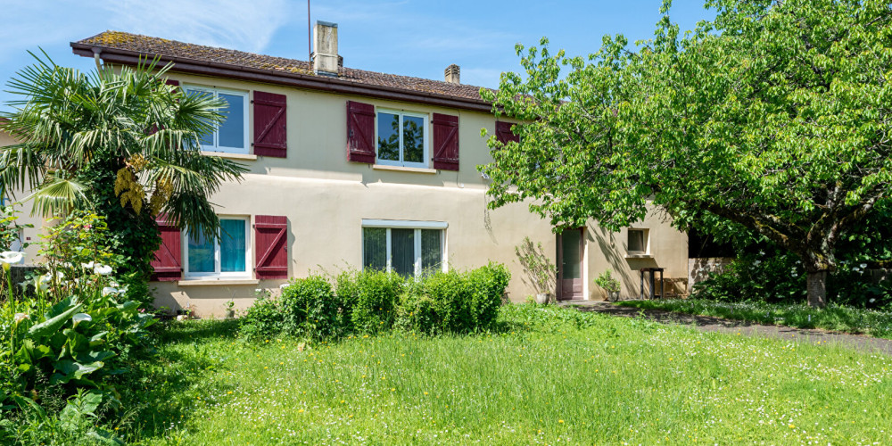 appartement à AMOU (40330)
