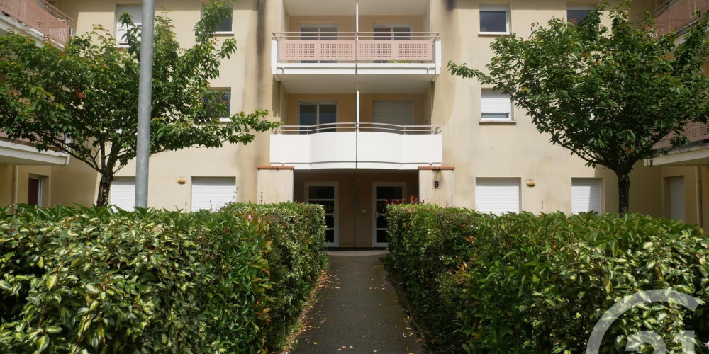appartement à ST PIERRE DU MONT (40280)