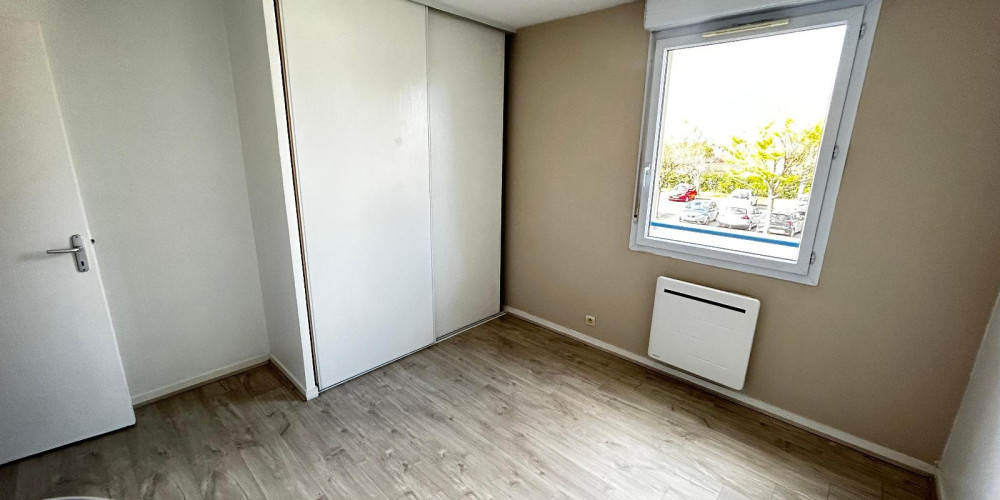 appartement à ST PIERRE DU MONT (40280)