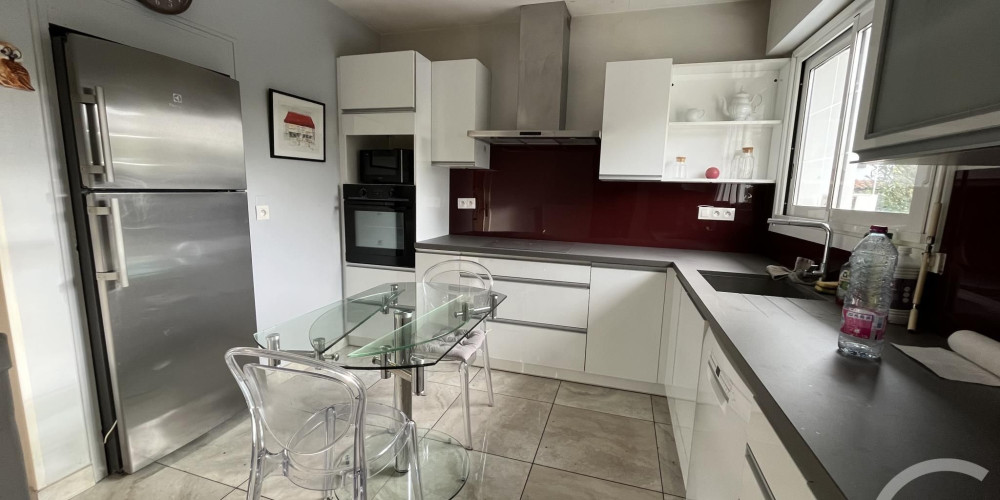 maison à ST PIERRE DU MONT (40280)