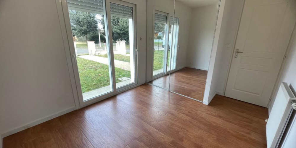 maison à ST PIERRE DU MONT (40280)