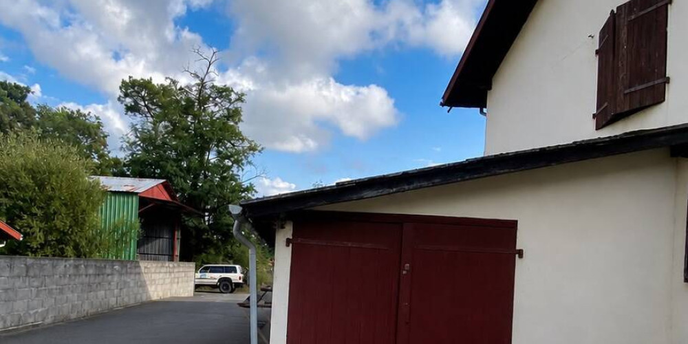 parking à TARNOS (40220)