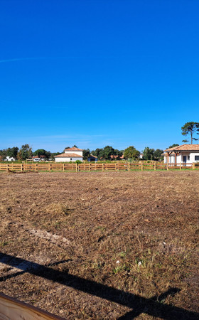 Terrain  MOLIETS ET MAA