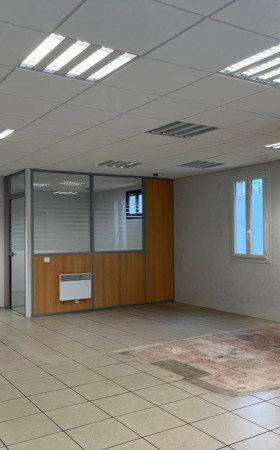 Local commercial  MORCENX