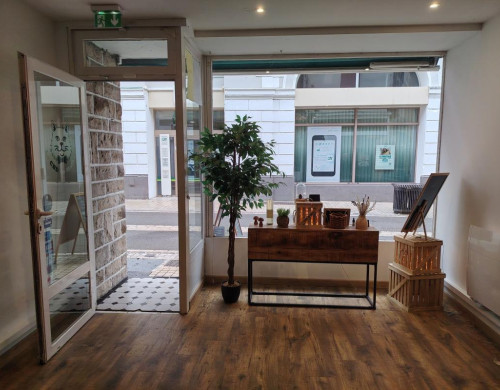 local commercial  AIRE SUR L ADOUR