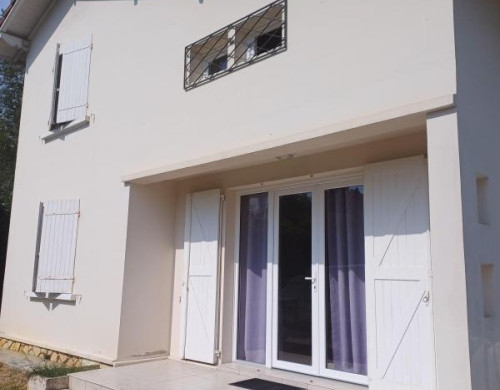 maison  ST PIERRE DU MONT