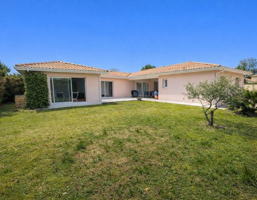 maison  ST PIERRE DU MONT